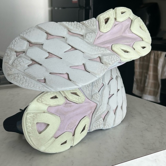 Hoka One One Clifton Edge Outer Space Orchid Hush 2020 size 10 W size 8.5 M - Picture 8 of 9